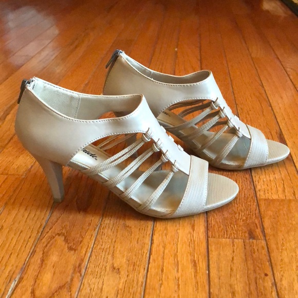 Life Stride Gladiator Heels - Picture 2 of 7